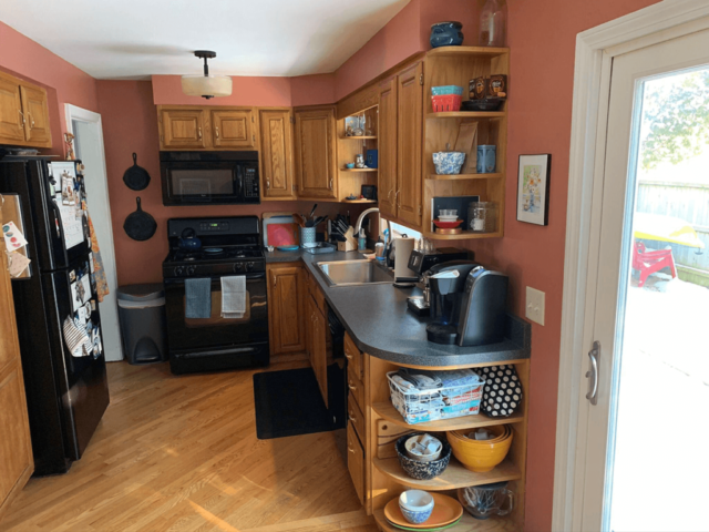 Image of kitchen before remodeling