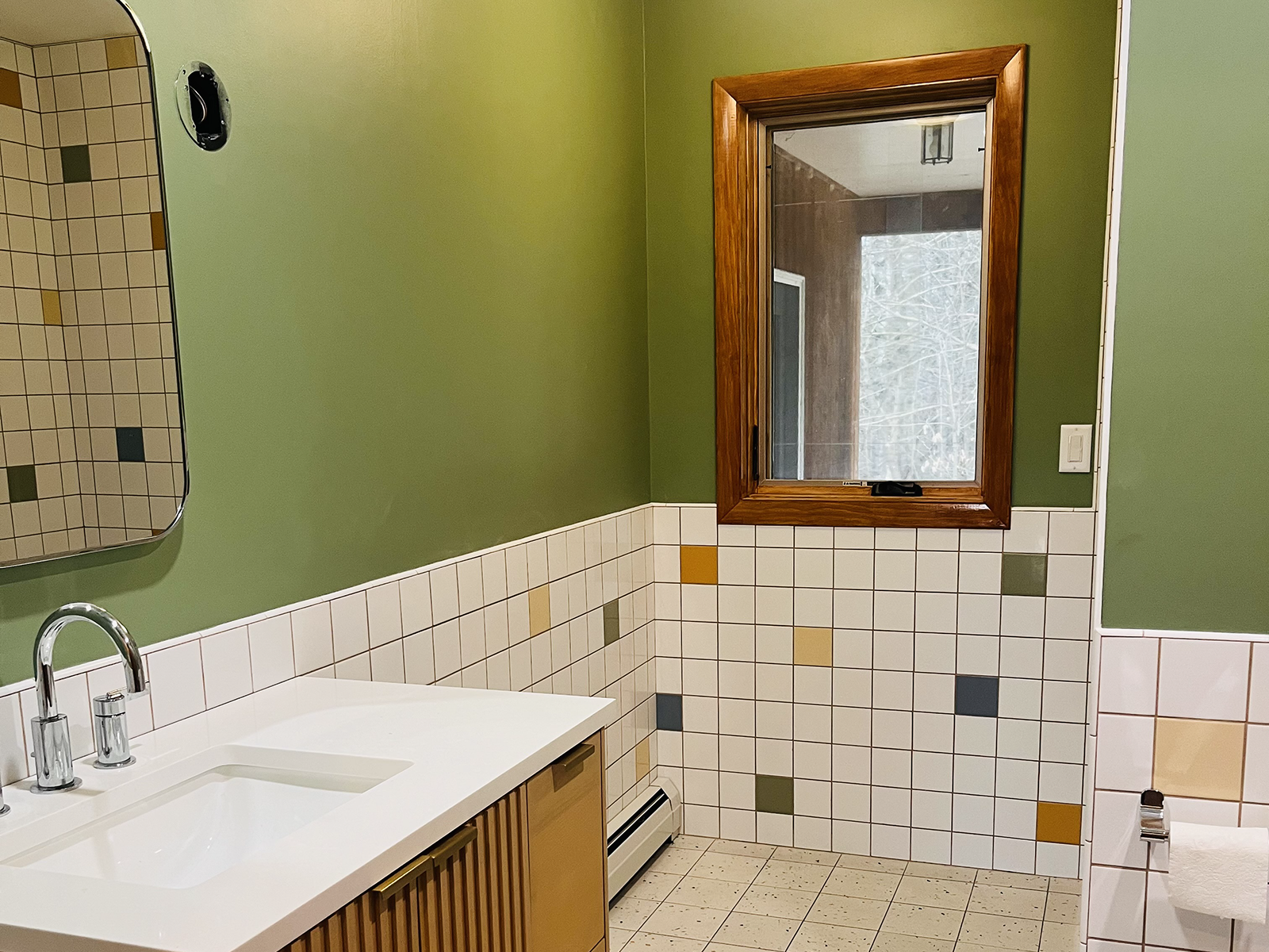 Montpelier 70s Bathroom Remodel